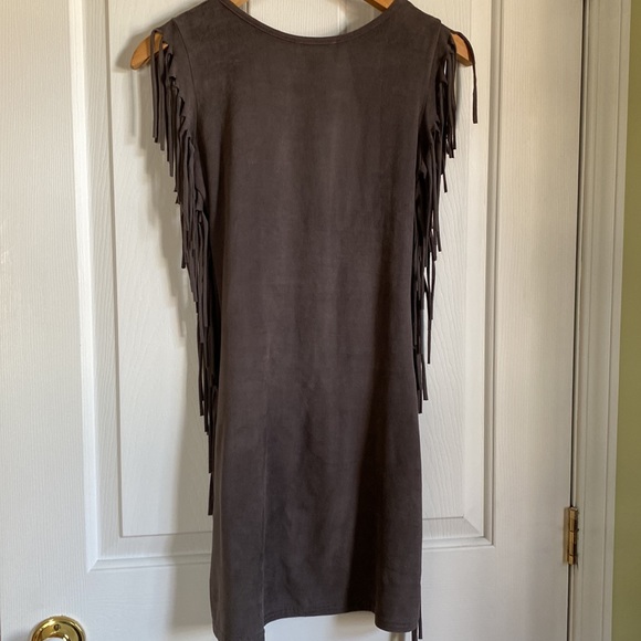 Sleeveless Fringed Tunic - Picture 6 of 8